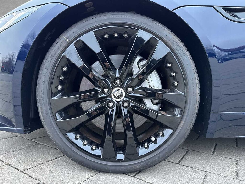 Jaguar F-Type 2024