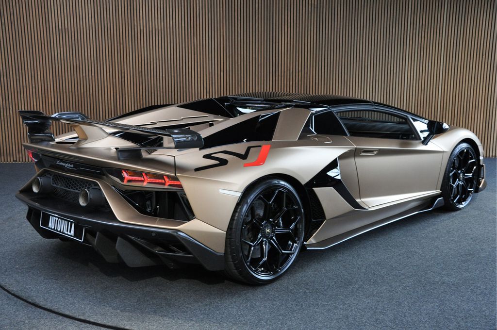 Lamborghini Aventador 2021