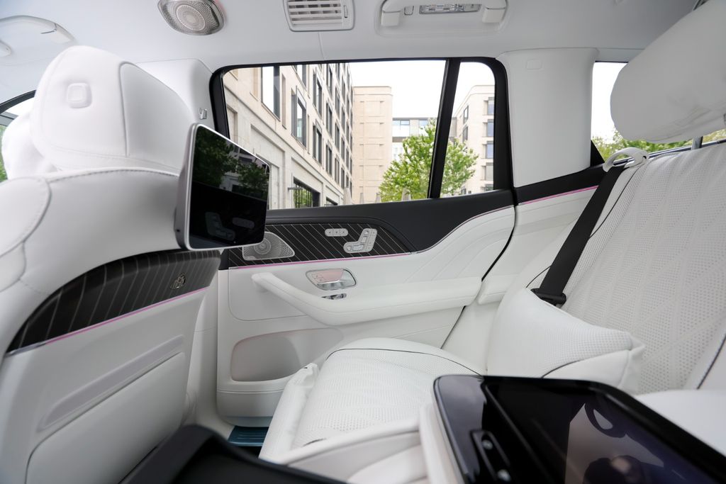 Mercedes-Benz GLS 600