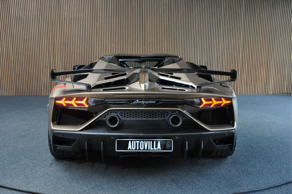 Lamborghini Aventador 2021