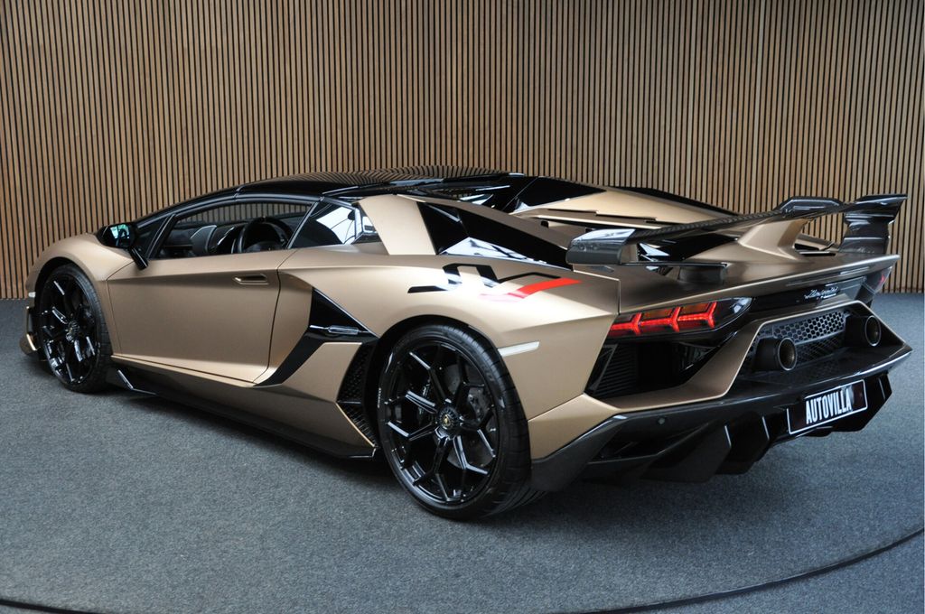 Lamborghini Aventador 2021