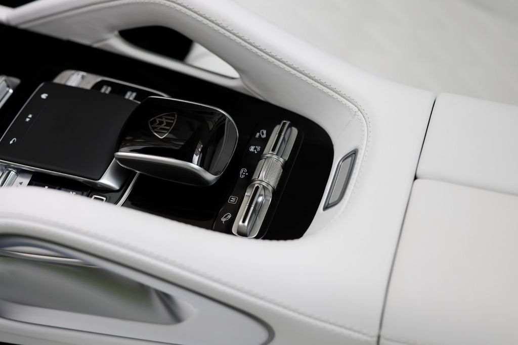 Mercedes-Benz GLS 600