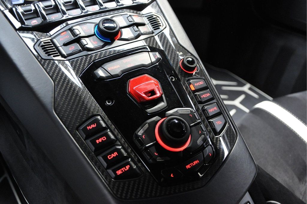 Lamborghini Aventador 2021