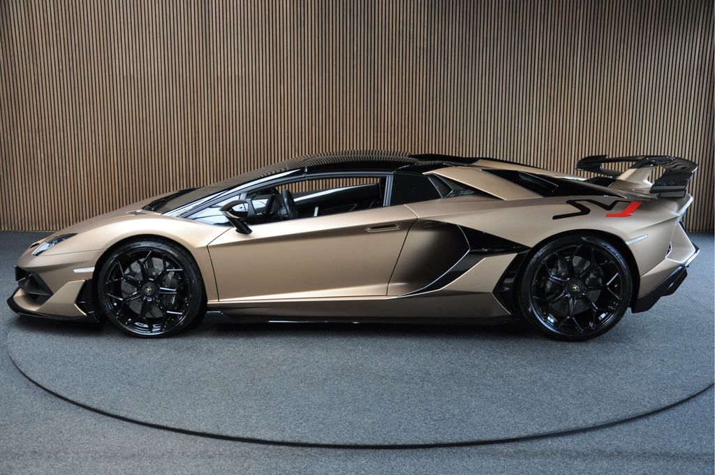 Lamborghini Aventador 2021