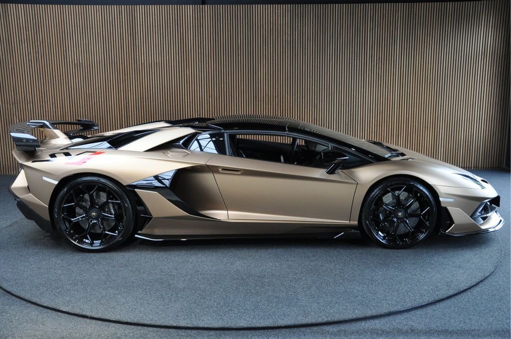 Lamborghini Aventador 2021