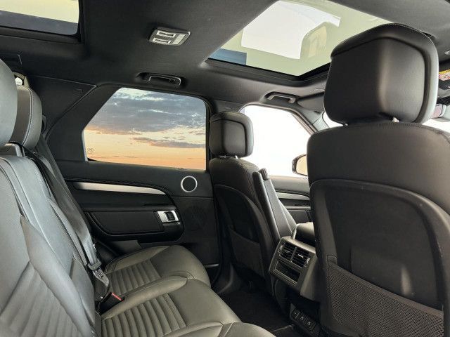 Land Rover Discovery 2022