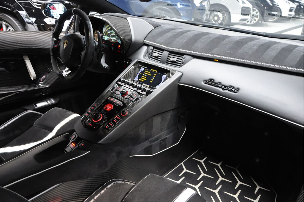 Lamborghini Aventador 2021