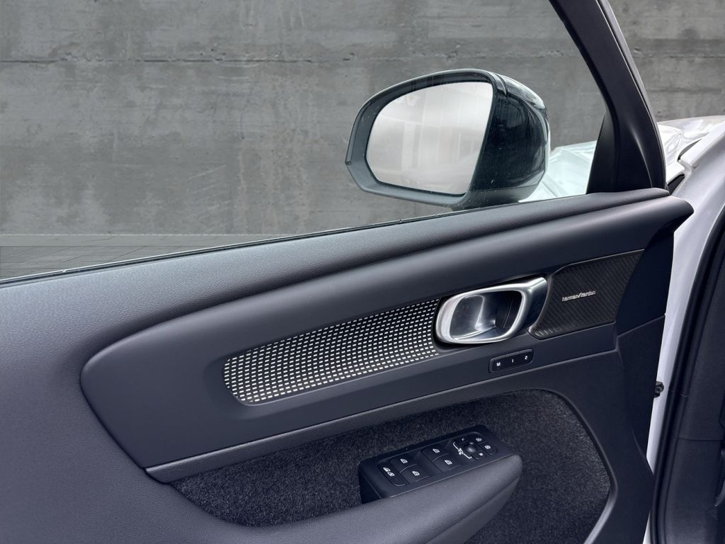 Volvo XC40 2024