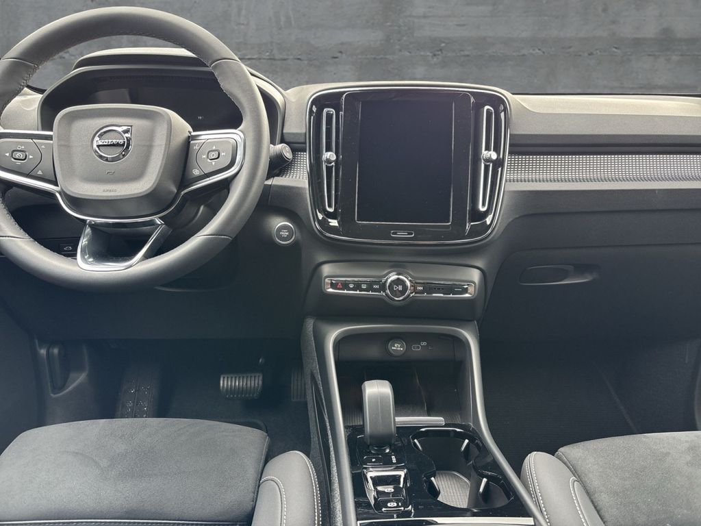 Volvo XC40 2024