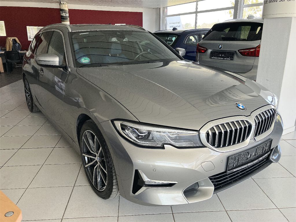 BMW 330 2022