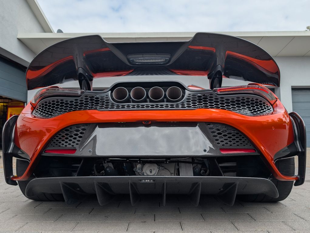 McLaren 765LT 2021
