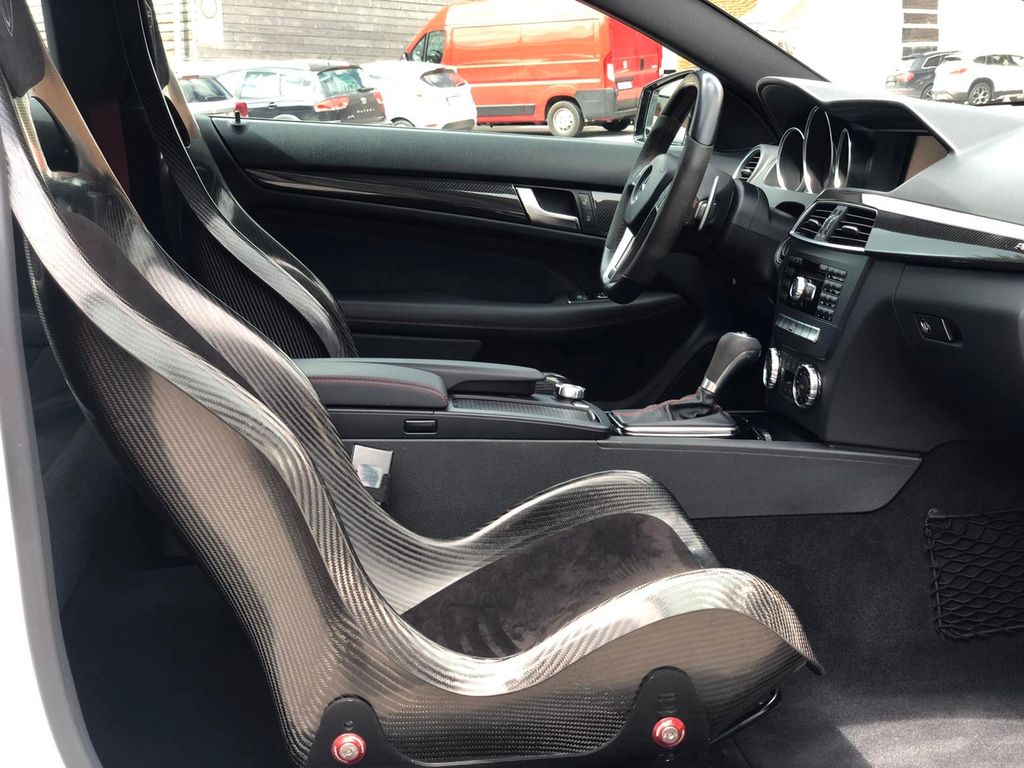 Mercedes-Benz C 63 AMG 2012