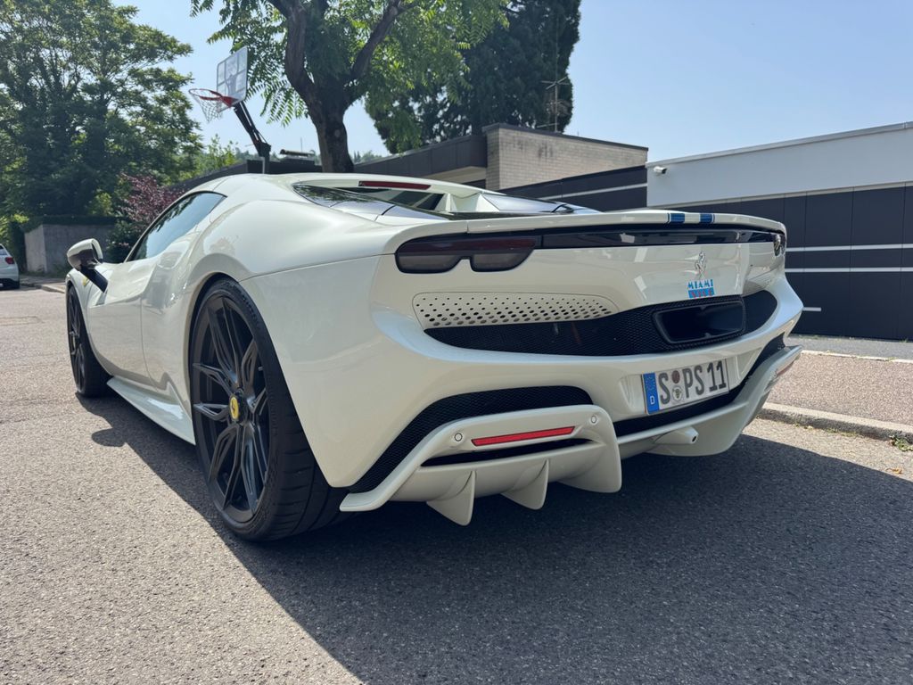Ferrari 296 GTS 2025