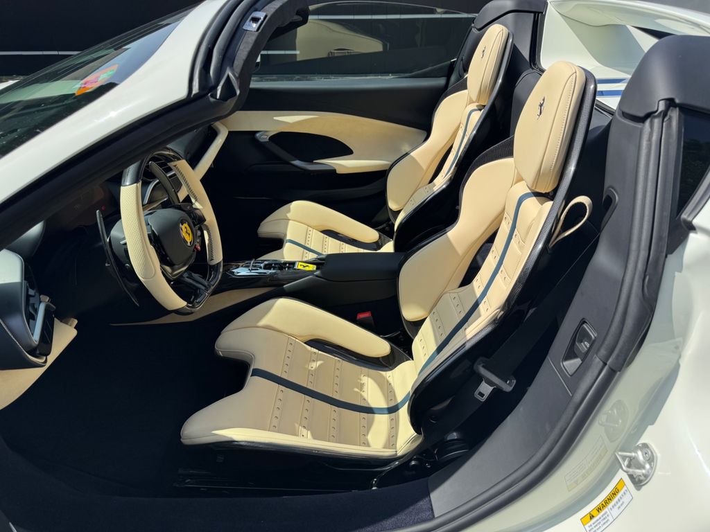 Ferrari 296 GTS 2025