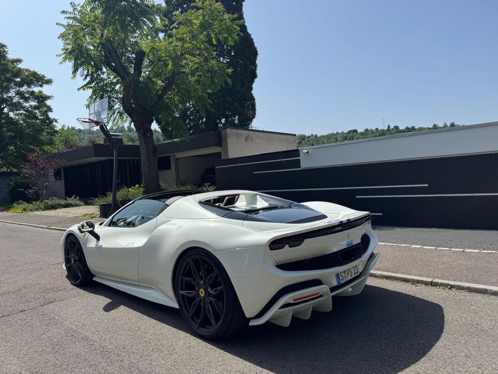 Ferrari 296 GTS 2025