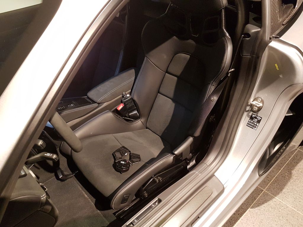 Porsche Cayman 2023