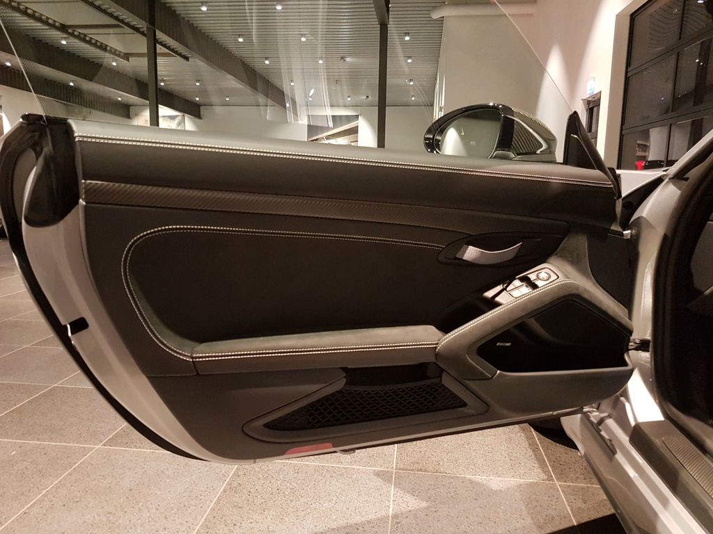 Porsche Cayman 2023