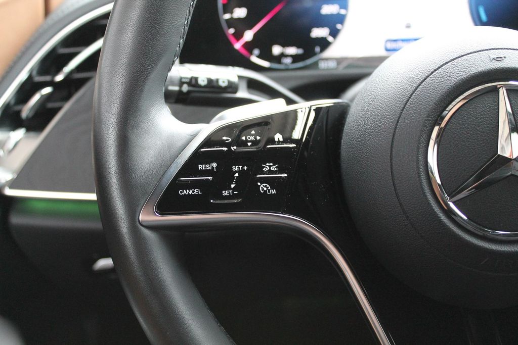 Mercedes-Benz E 300 2024