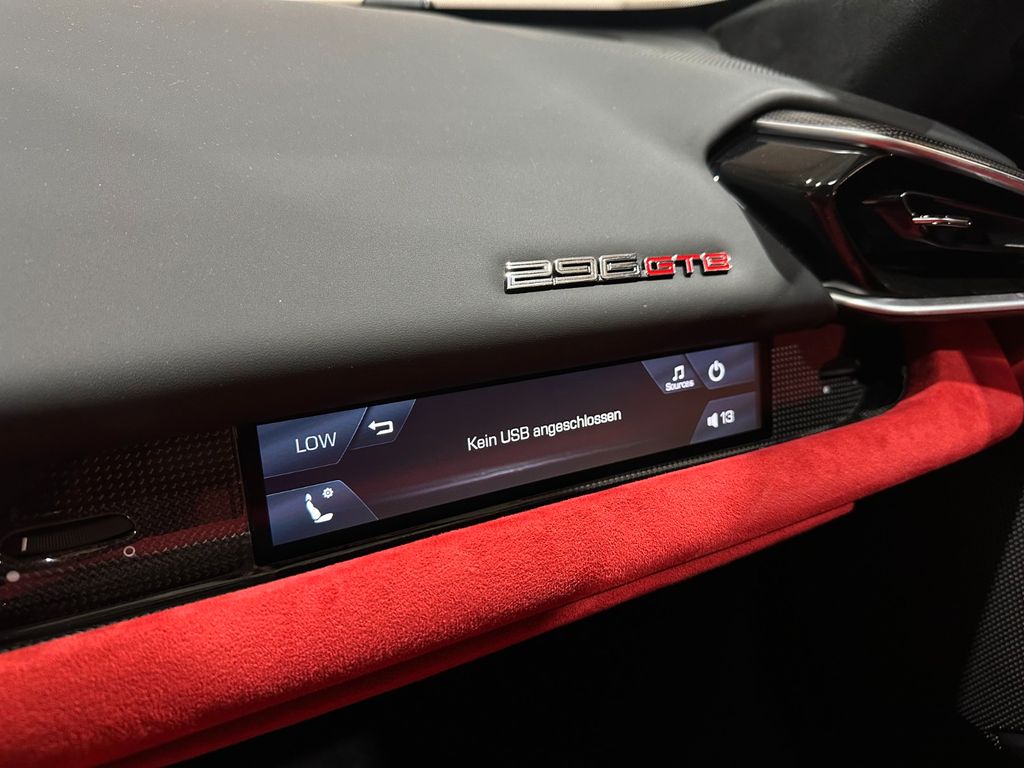 Ferrari 296 GTB 2023