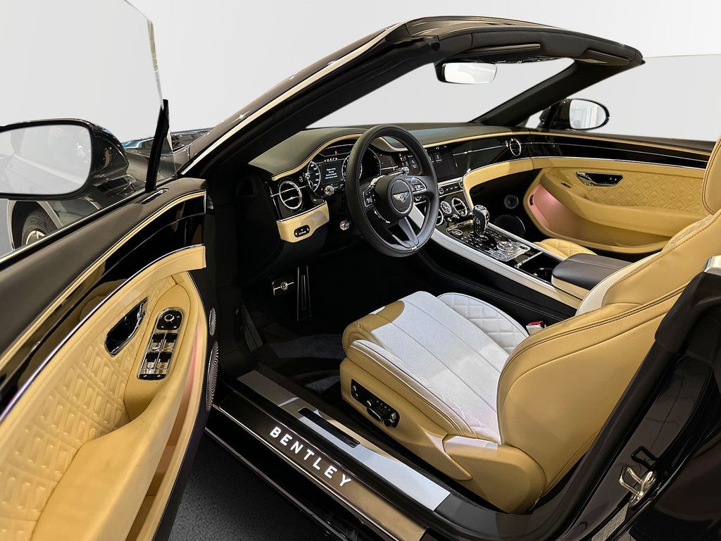 Bentley Continental GTC 2021