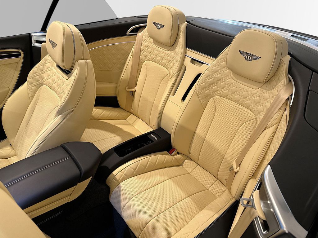 Bentley Continental GTC 2021