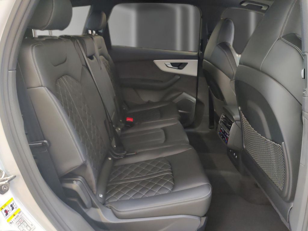 Audi SQ7 2025