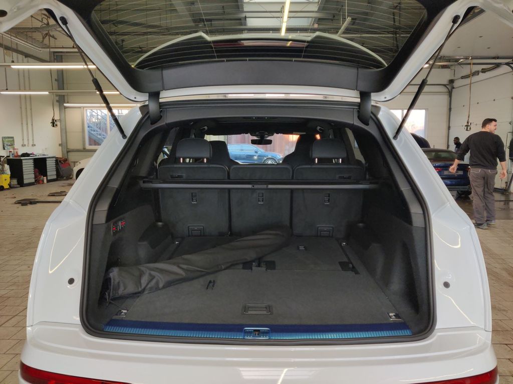 Audi SQ7 2025