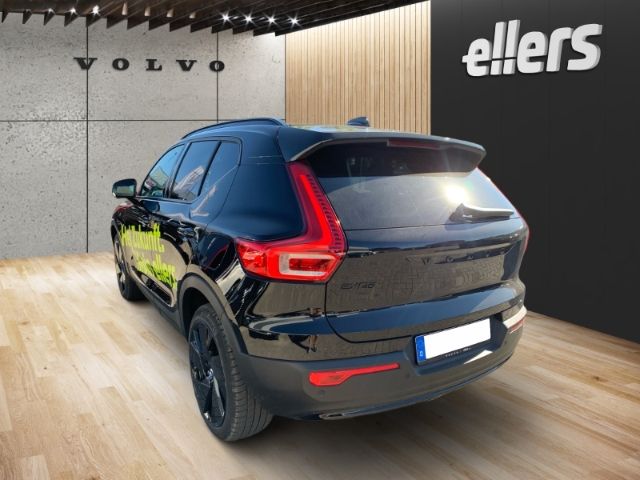 Volvo EX40 2025