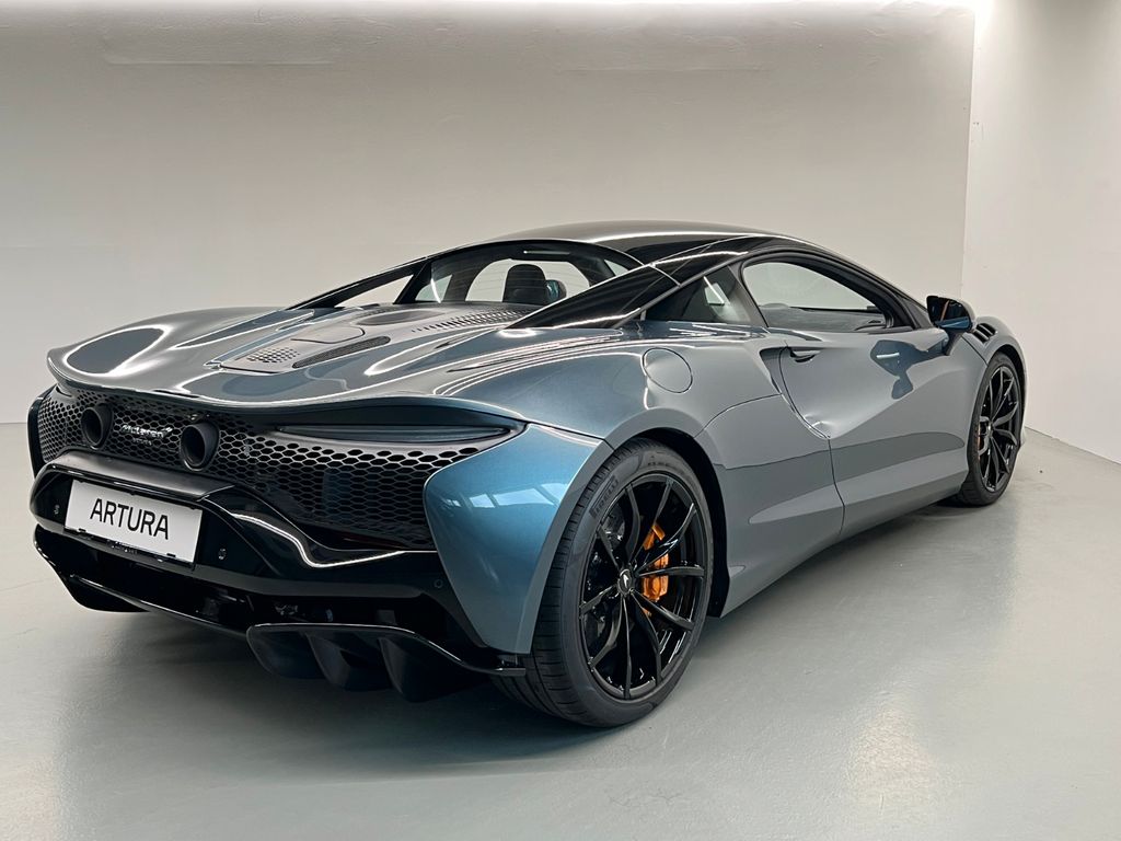 McLaren Artura 2023