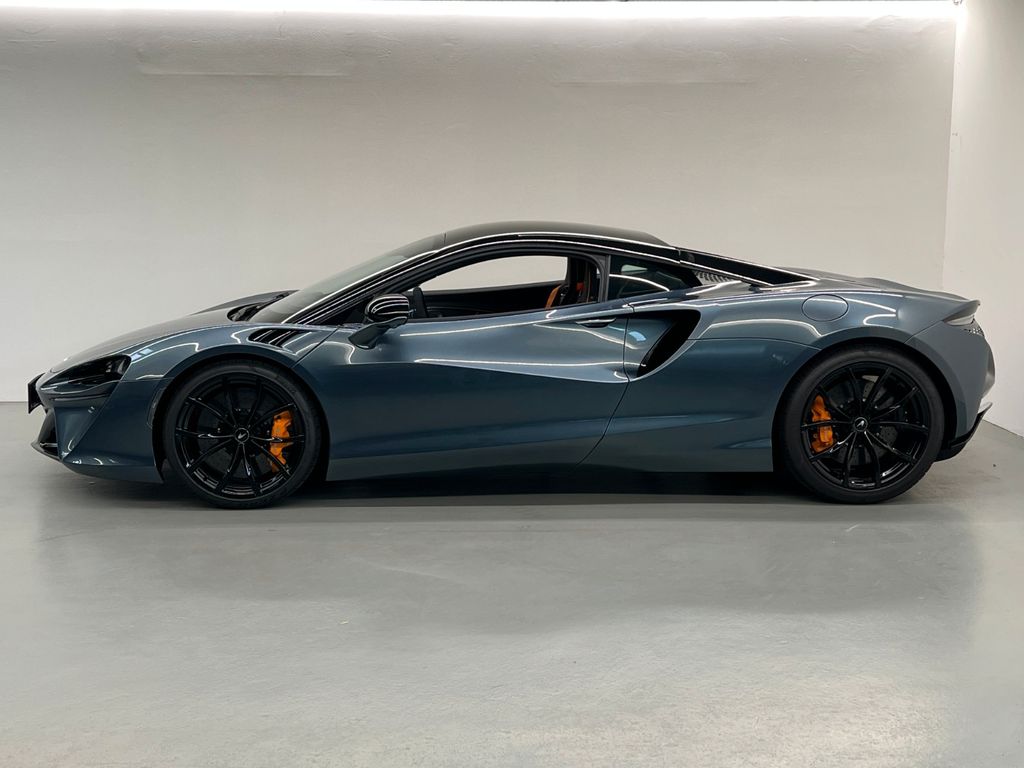 McLaren Artura 2023