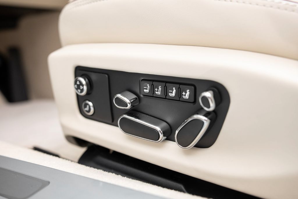 Bentley Continental GTC 2025