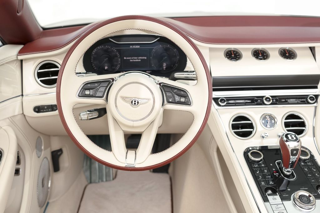 Bentley Continental GTC 2025