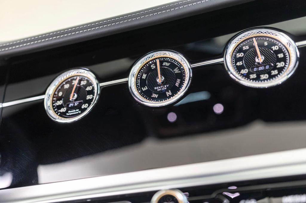 Bentley Continental GTC 2025