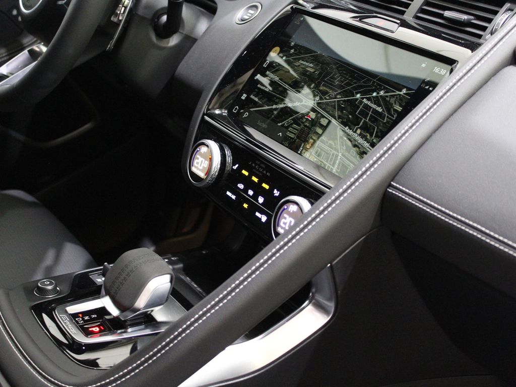 Jaguar E-Pace 2024