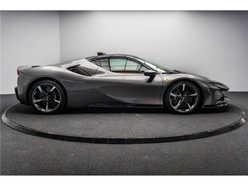 Ferrari SF90 2021