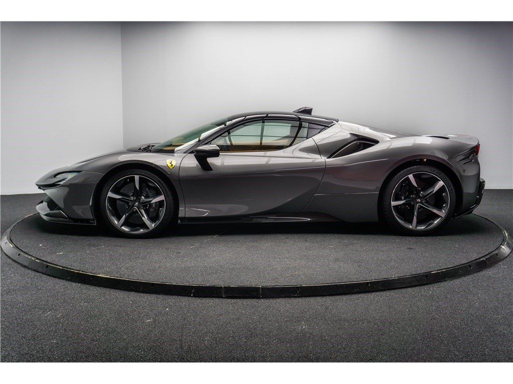Ferrari SF90 2021