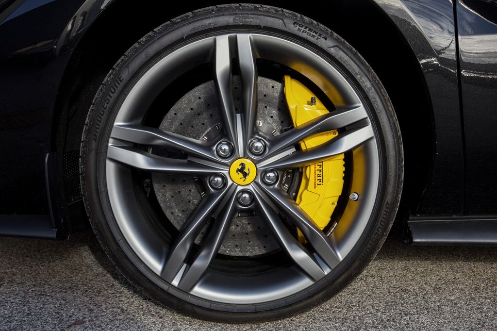 Ferrari 296 GTB 2023