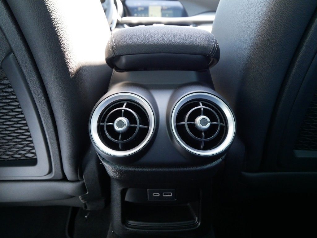 Alfa Romeo Stelvio 2025