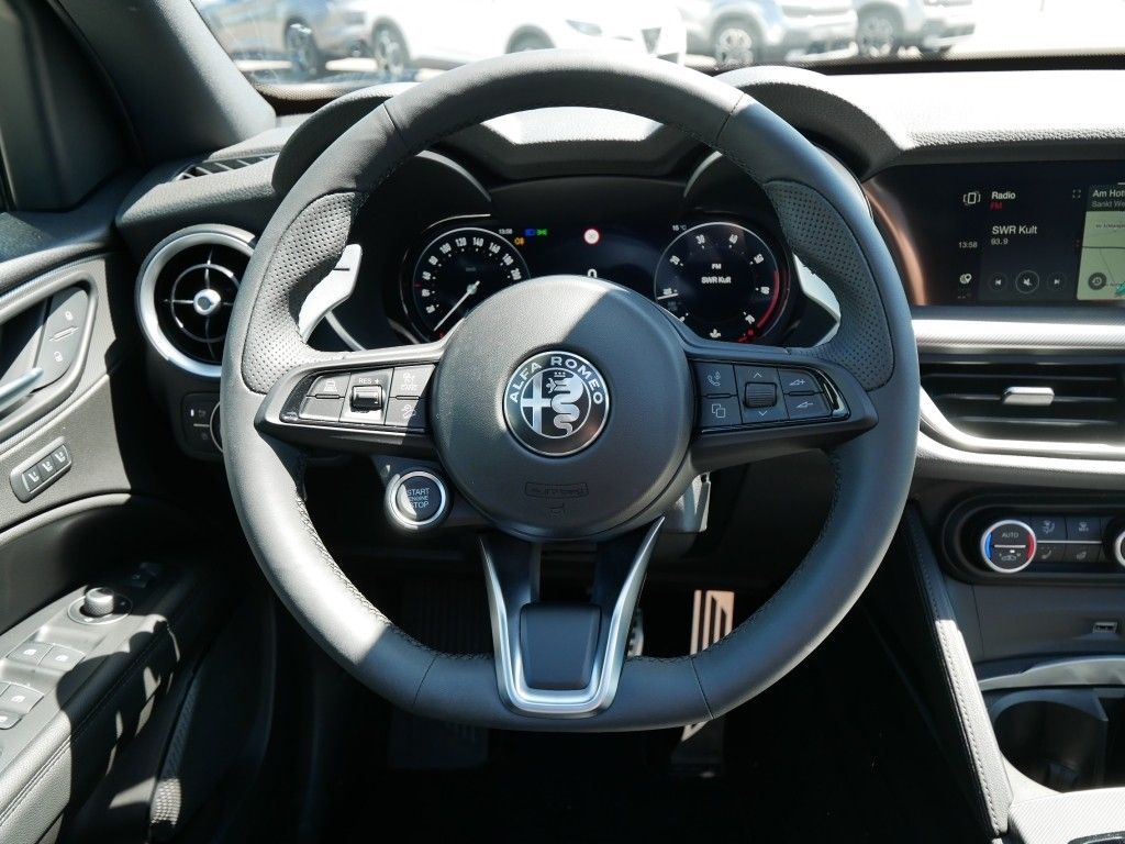 Alfa Romeo Stelvio 2025