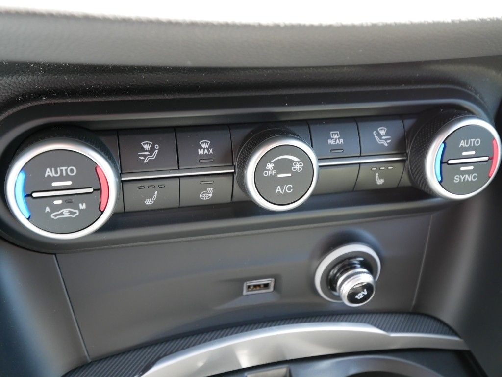 Alfa Romeo Stelvio 2025