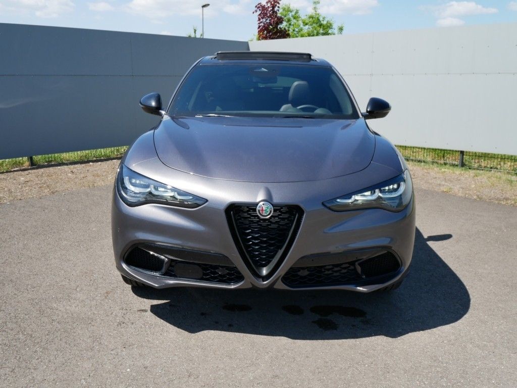 Alfa Romeo Stelvio 2025