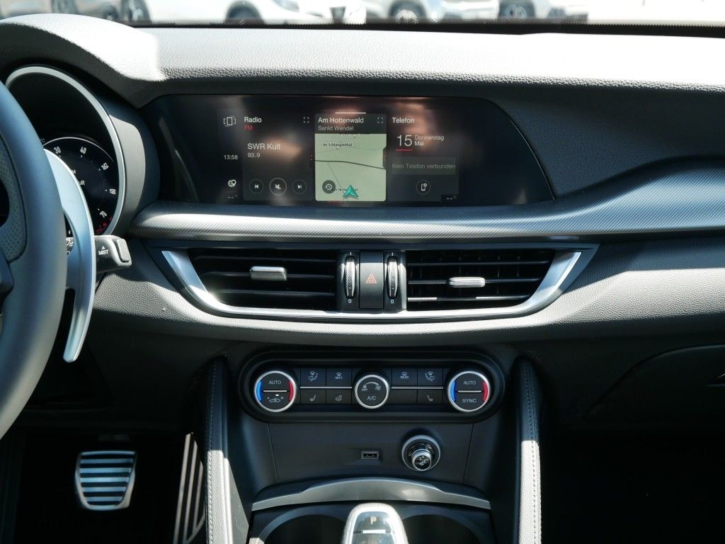 Alfa Romeo Stelvio 2025