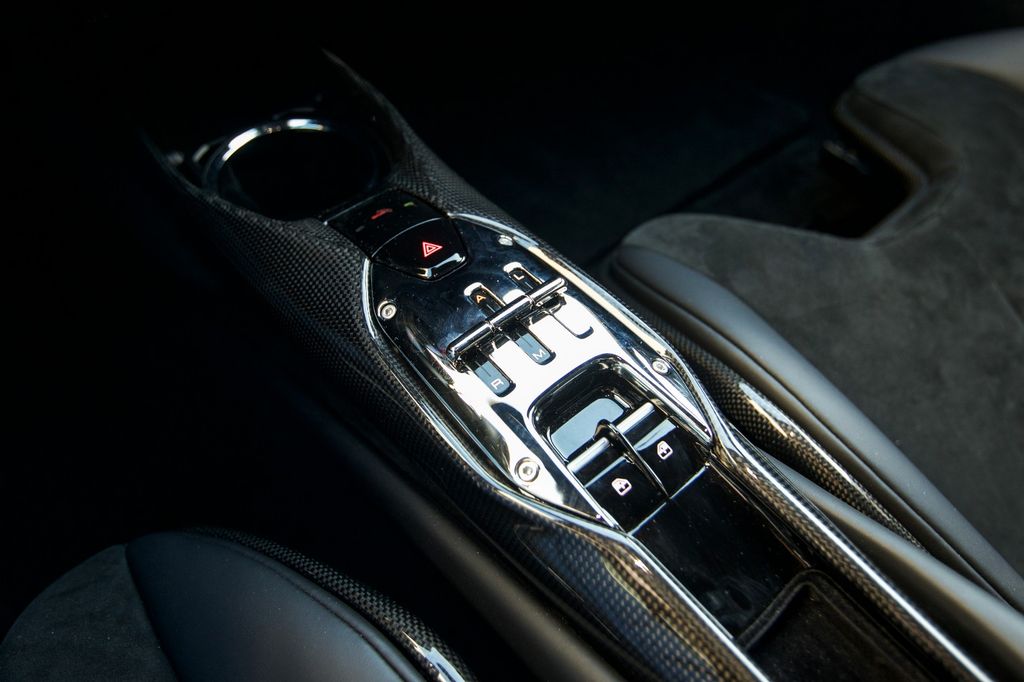 Ferrari 296 GTB 2023