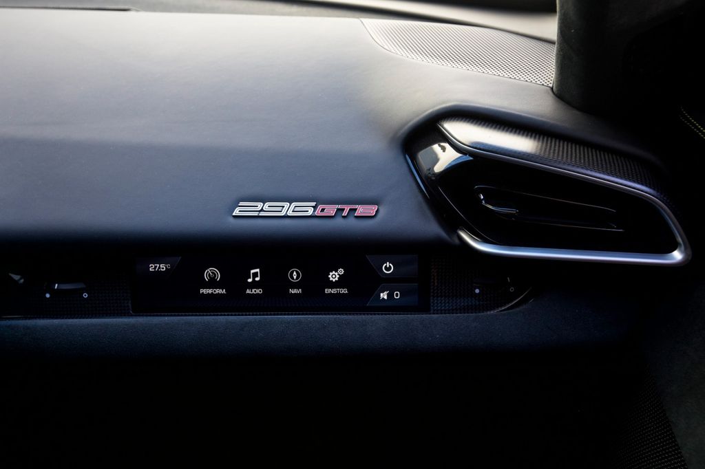 Ferrari 296 GTB 2023