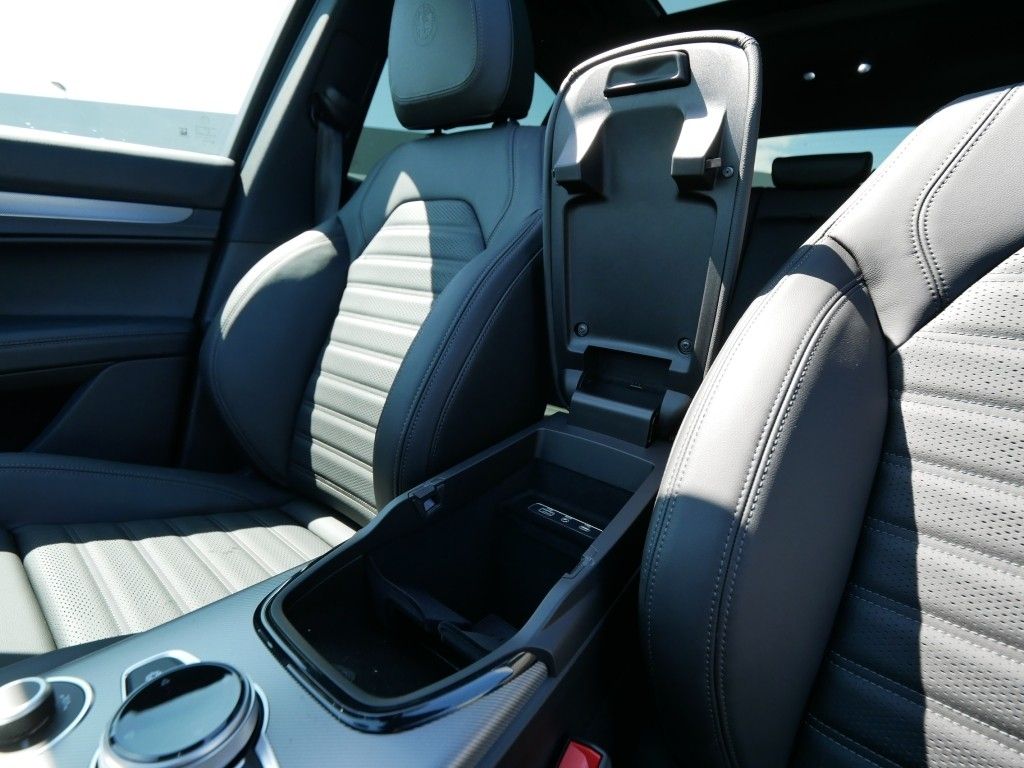 Alfa Romeo Stelvio 2025