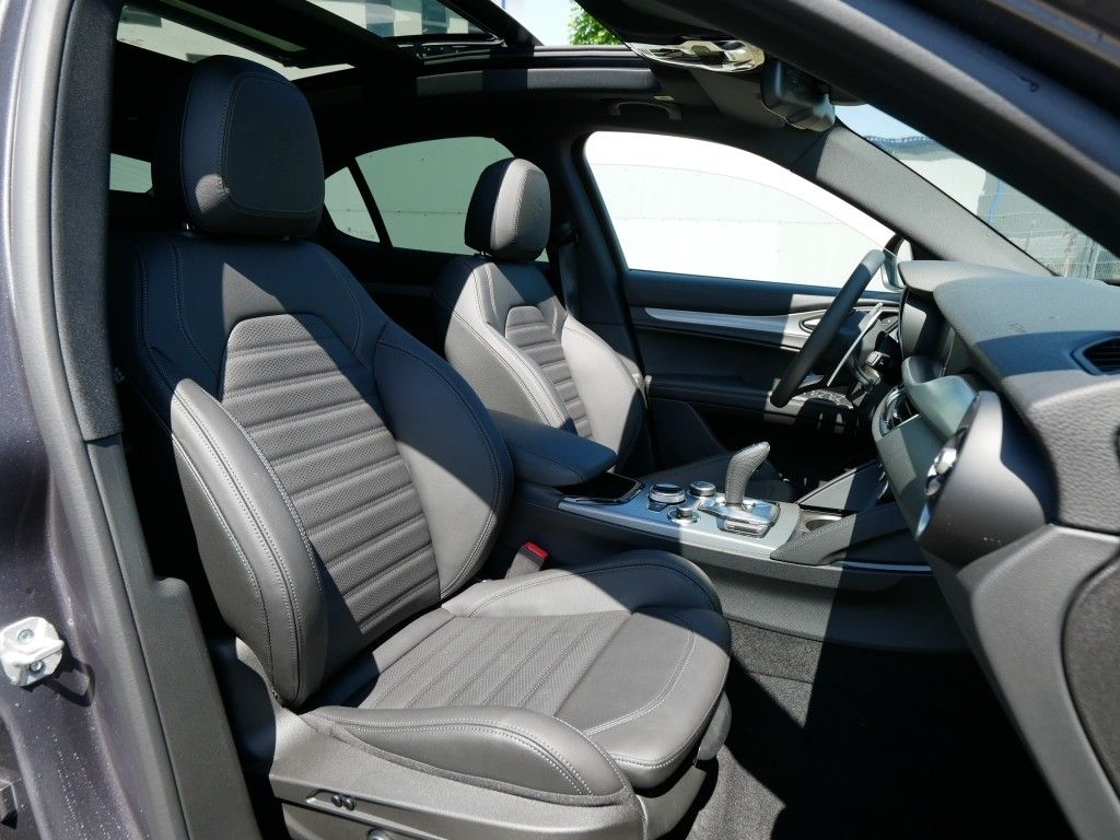 Alfa Romeo Stelvio 2025