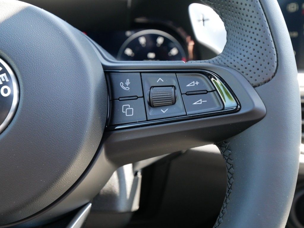 Alfa Romeo Stelvio 2025