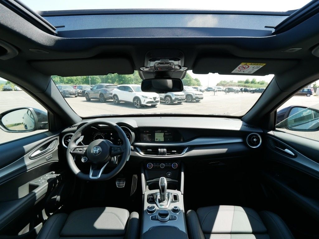 Alfa Romeo Stelvio 2025