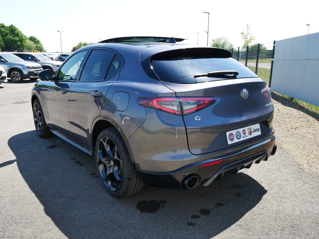 Alfa Romeo Stelvio 2025