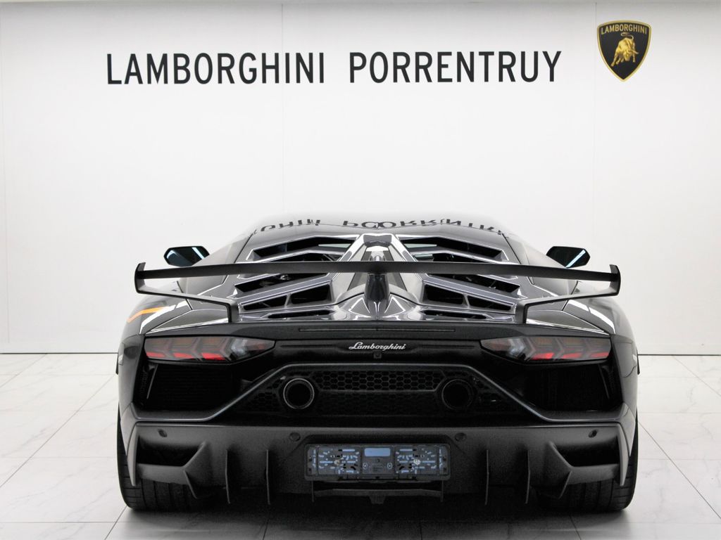 Lamborghini Aventador 2019